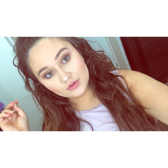 Meet your Posher, Jade - Picture 1 of 1